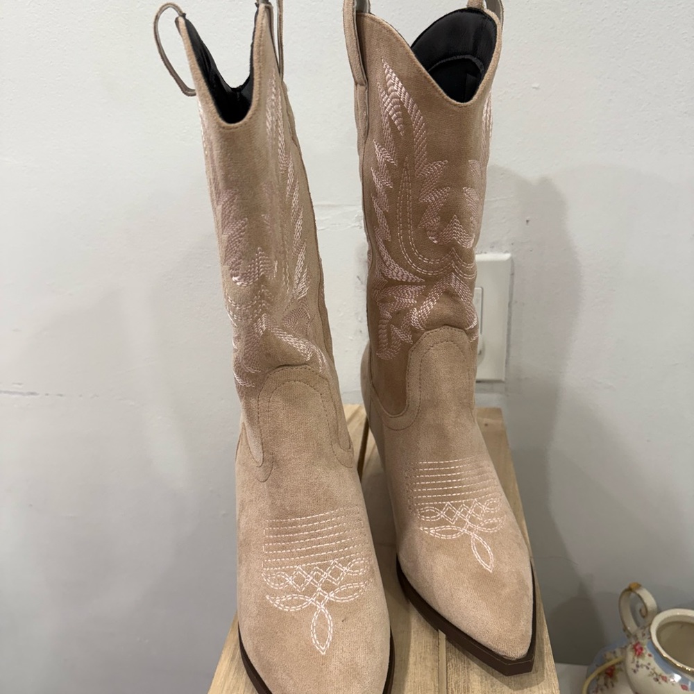 Pink/tan Heeled Boots with Western Stitching